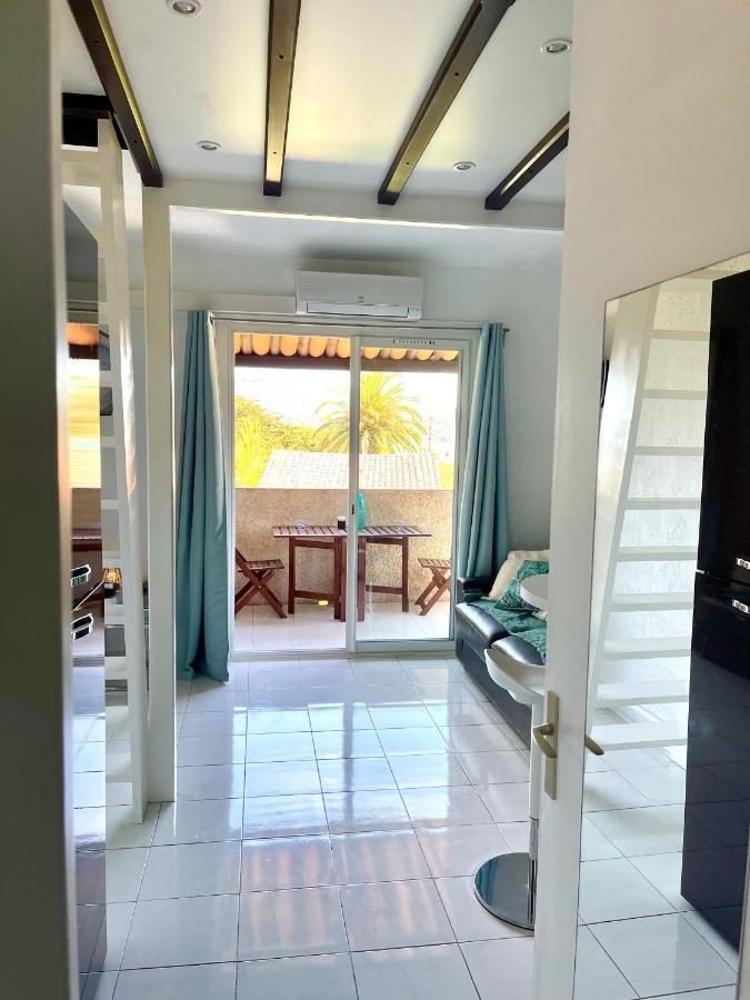 Magnifique Studio Vue Mer A 5 Minutes De La Plage Saint-Cyr-sur-Mer Exterior photo